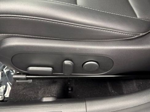 Used 2024 Hyundai Kona Limited AWD/4WD image 43