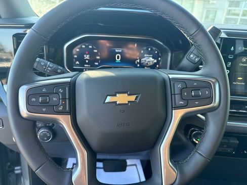 Used 2025 Chevrolet Silverado 1500 LT AWD/4WD image 15