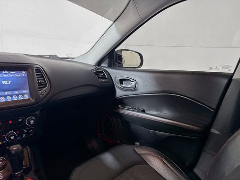 Used 2019 Jeep Compass Trailhawk AWD/4WD image 22