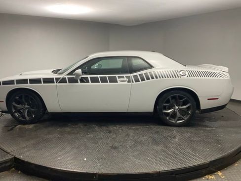 Used 2018 Dodge Challenger SXT w/ Driver Convenience Group image 4
