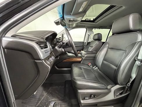 Used 2019 Chevrolet Suburban Premier AWD/4WD image 26