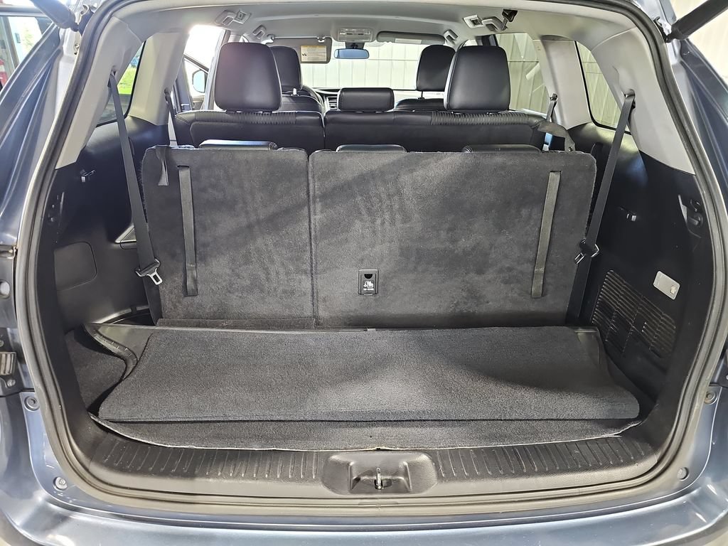 Used 2018 Toyota Highlander Plus w/ Carpet Mat Package (TMS) AWD/4WD image 13