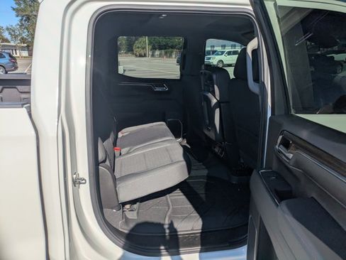 Used 2024 Chevrolet Silverado 1500 LT RWD image 17
