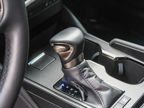 Used 2025 Lexus ES 300h w/ Premium Package image 19