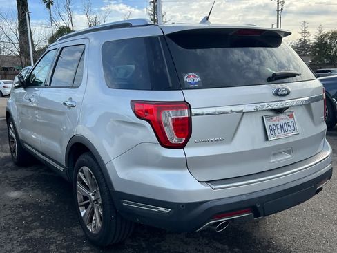 Used 2019 Ford Explorer Limited w/ Class III Trailer Tow Package image 4
