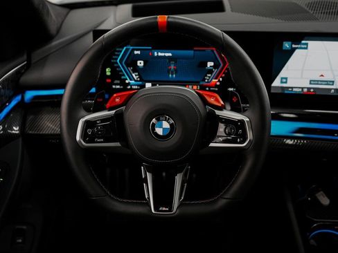 Used 2025 BMW M5 w/ Executive Package image 27