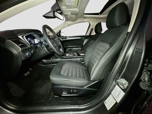 Used 2020 Ford Fusion SE AWD/4WD image 17