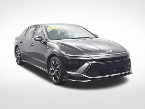 Used 2025 Hyundai Sonata SEL FWD image 3