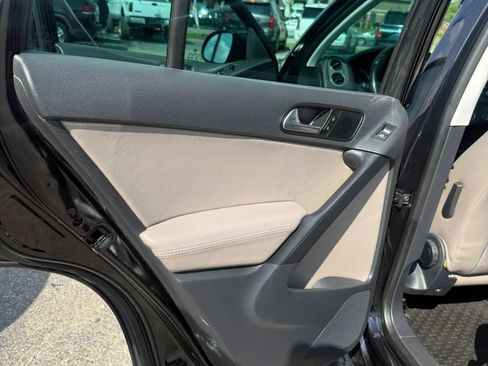 Used 2013 Volkswagen Tiguan S FWD image 16