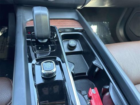 Used 2023 Volvo XC60 B5 Plus w/ Protection Package Premier image 26