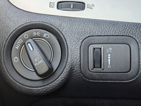 Used 2019 Dodge Journey SE w/ Connectivity Group FWD image 19