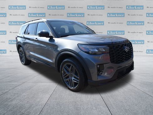 New 2026 Ford Explorer ST-Line w/ ST-Line Street Pack image 3