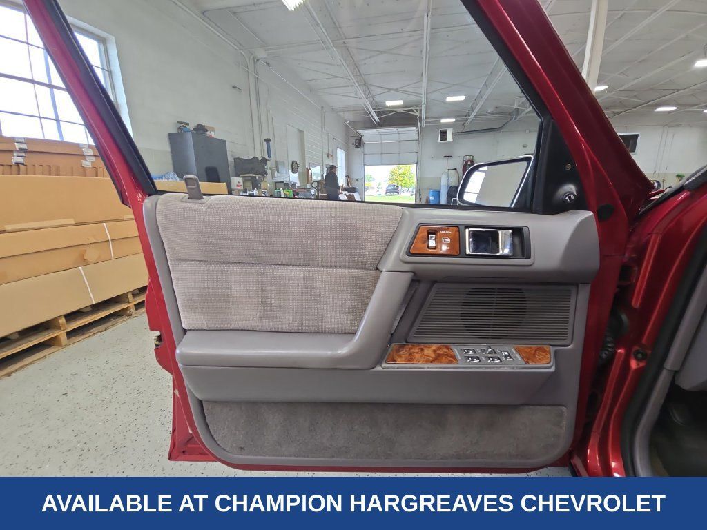 Used 1994 Chrysler LeBaron LE FWD image 30