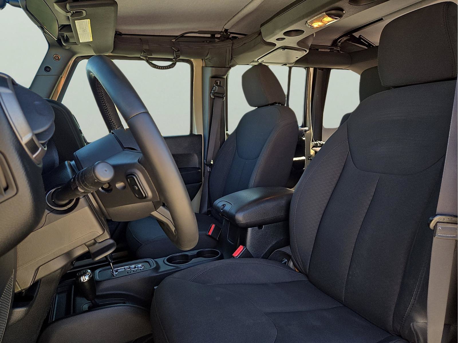 Used 2018 Jeep Wrangler Unlimited Sport w/ Connectivity Group AWD/4WD image 13