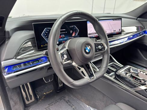 Used 2023 BMW 740i RWD image 15