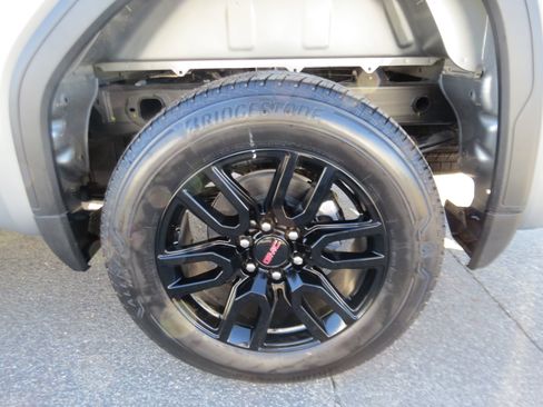 Used 2025 GMC Sierra 1500 Elevation w/ LPO, Elevation Black Package image 12