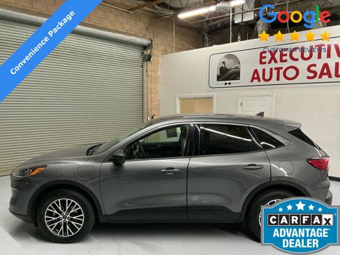 Used 2022 Ford Escape SE w/ Convenience Package FWD image 8