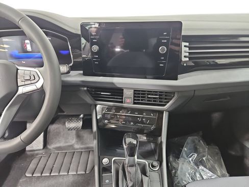 New 2026 Volkswagen Jetta SE FWD image 17