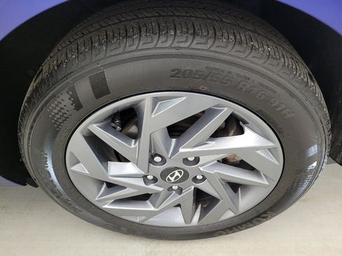 Used 2024 Hyundai Elantra SEL image 31