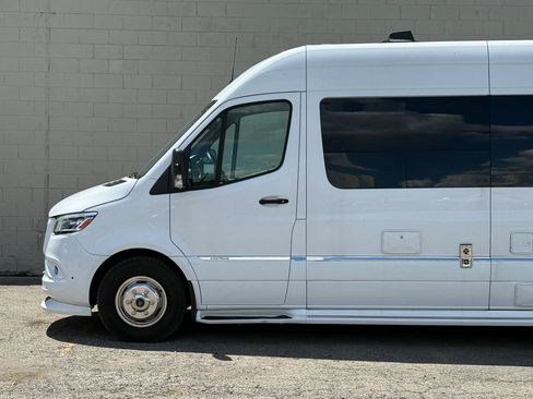 Used 2022 Mercedes-Benz Sprinter 3500 w/ Parking Package image 4