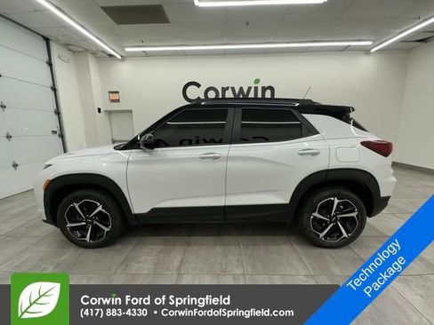 Used 2023 Chevrolet TrailBlazer RS w/ Sun and Liftgate Package image 2