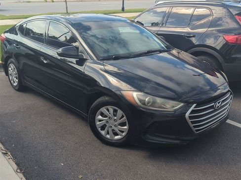 Used 2017 Hyundai Elantra SE FWD image 1