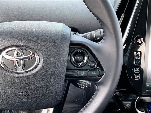 Used 2022 Toyota Prius Prime XLE image 17