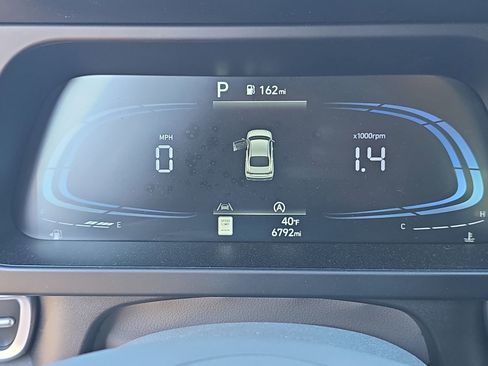 Used 2024 Hyundai Elantra SE image 24