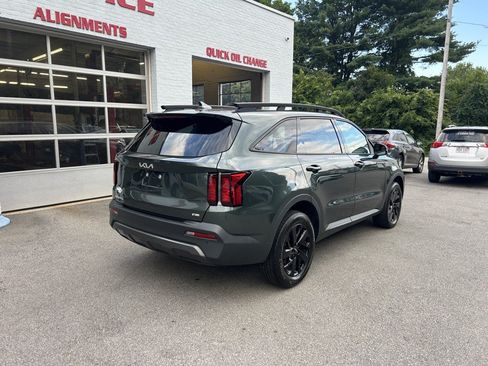 Used 2023 Kia Sorento S w/ Panoramic Sunroof Package AWD/4WD image 7