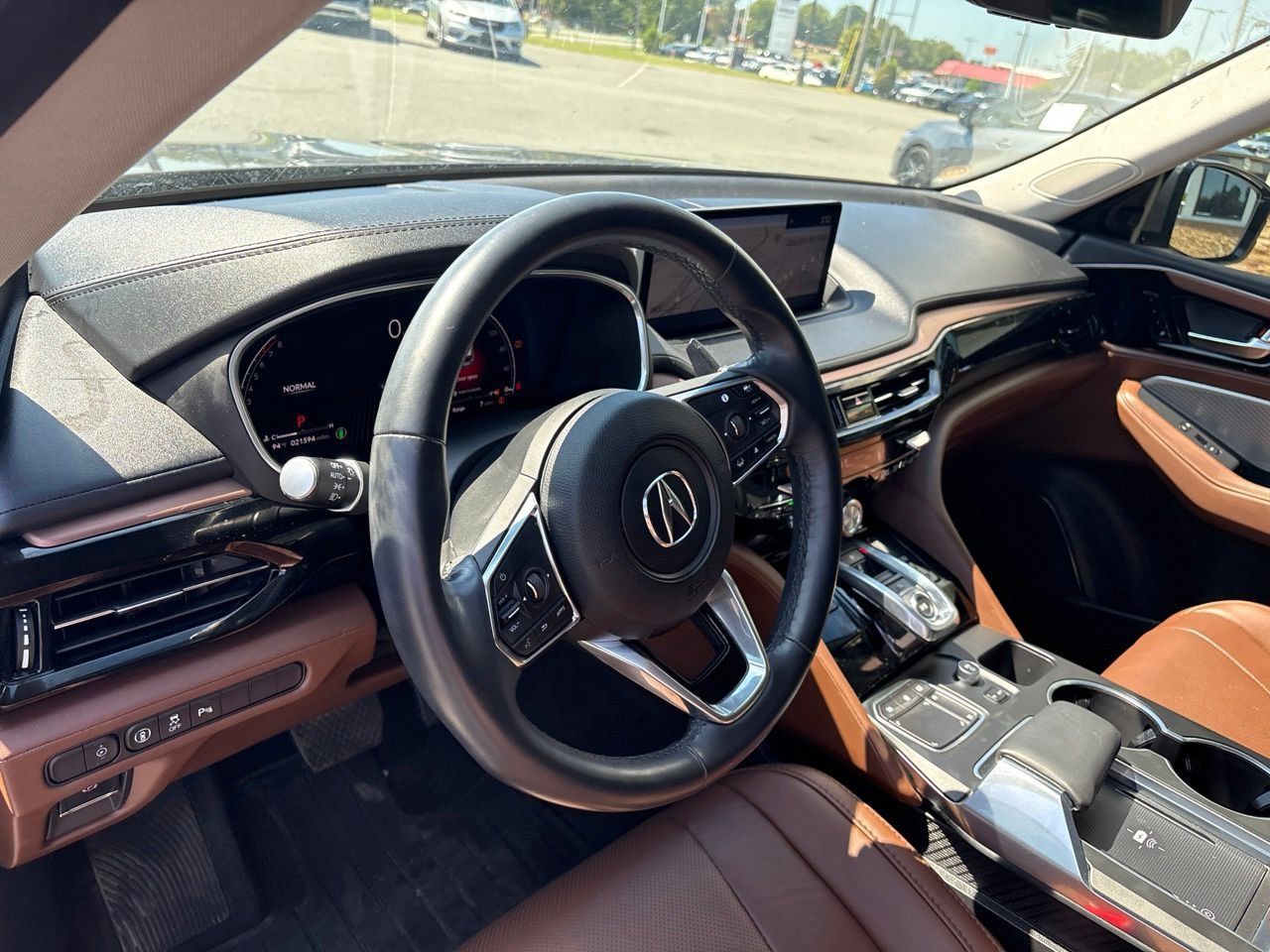 Used 2024 Acura MDX w/ Technology Package FWD image 4