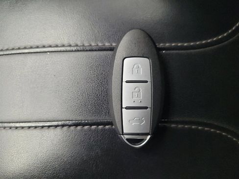 Used 2020 Nissan Rogue Sport SV image 32