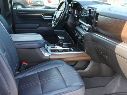 Used 2023 Chevrolet Silverado 1500 High Country w/ Technology Package image 19