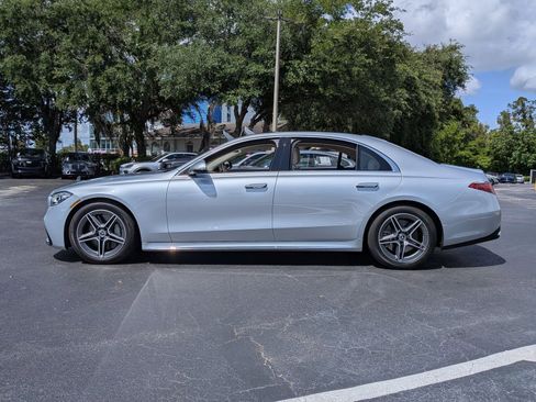 Used 2022 Mercedes-Benz S 580 4MATIC Sedan image 2