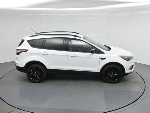 Certified 2018 Ford Escape SE w/ SE Sport Appearance Package image 38