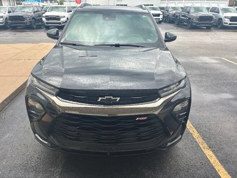 Used 2022 Chevrolet TrailBlazer RS w/ Sun and Liftgate Package AWD/4WD image 2
