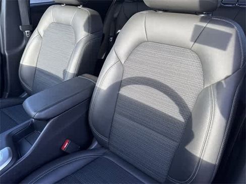 Used 2025 Buick Envista Preferred image 11