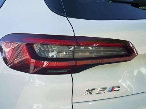 Used 2021 BMW X5 xDrive40i w/ M Sport Package image 18