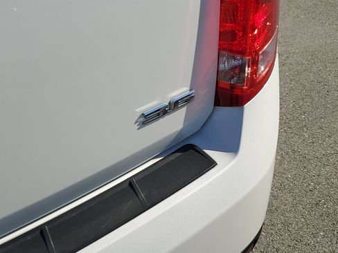 Used 2015 Cadillac SRX FWD image 8