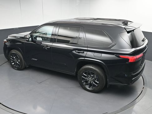 Used 2023 Toyota Sequoia Platinum image 46