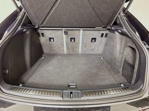 Certified 2025 Porsche Macan image 30