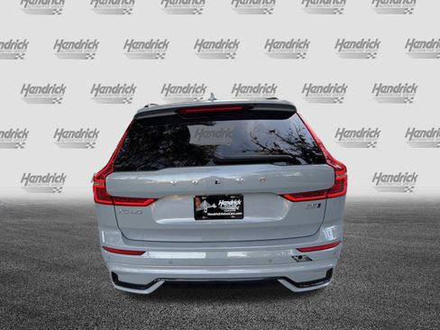 Certified 2025 Volvo XC60 B5 Plus image 9