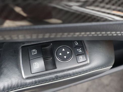 Used 2013 Mercedes-Benz SL 63 AMG image 26