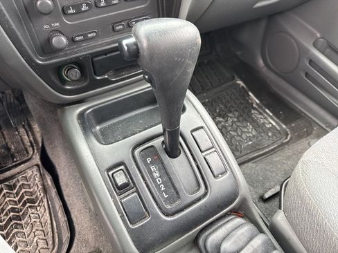 Used 2000 Chevrolet Tracker Base w/ Preferred Equipment Group 2 image 20