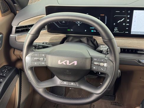 Used 2024 Kia EV9 Land image 22