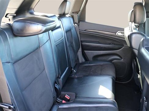 Used 2019 Jeep Grand Cherokee Altitude image 16