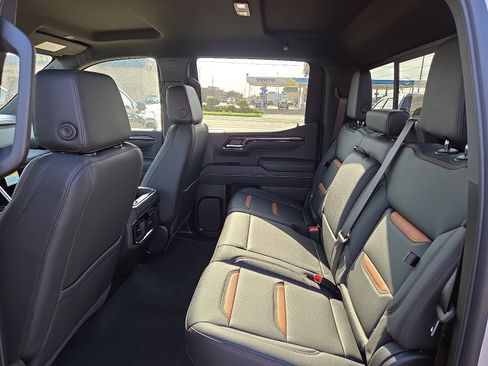 New 2026 GMC Sierra 1500 AT4 w/ AT4 Premium Package AWD/4WD image 8