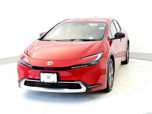 New 2026 Toyota Prius Plug-In Hybrid FWD image 2