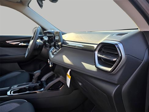 New 2026 Chevrolet TrailBlazer LT image 12