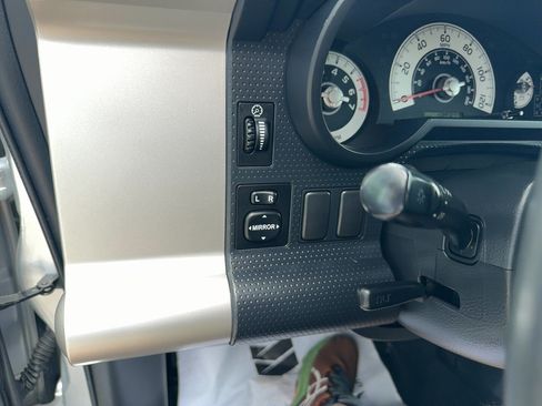 Used 2007 Toyota FJ Cruiser 4WD image 11