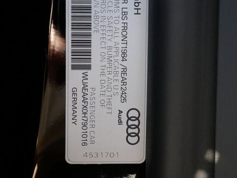 Used 2017 Audi R8 V10 w/ Carbon Exterior Package image 27